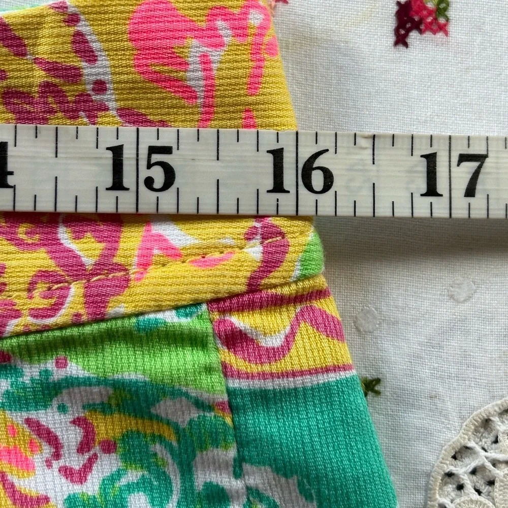 Lilly PULITZER 100% cotton shorts Sz 4 .